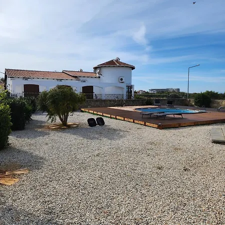 Coulterville Villa, Catalkoy, Northern Cyprus Vilă *